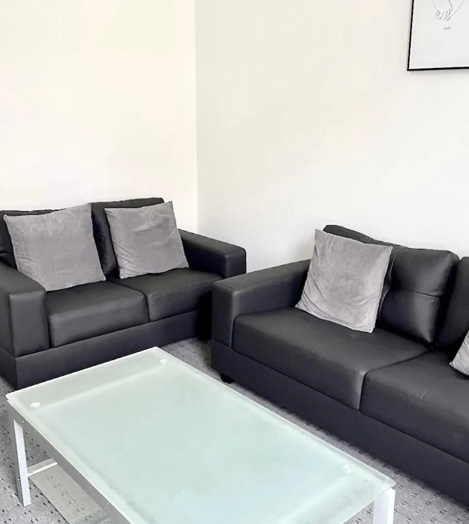 Convenient & Modern Private Bedroom Space Near Barnsley Hospital 0*,  Birleşik Krallık