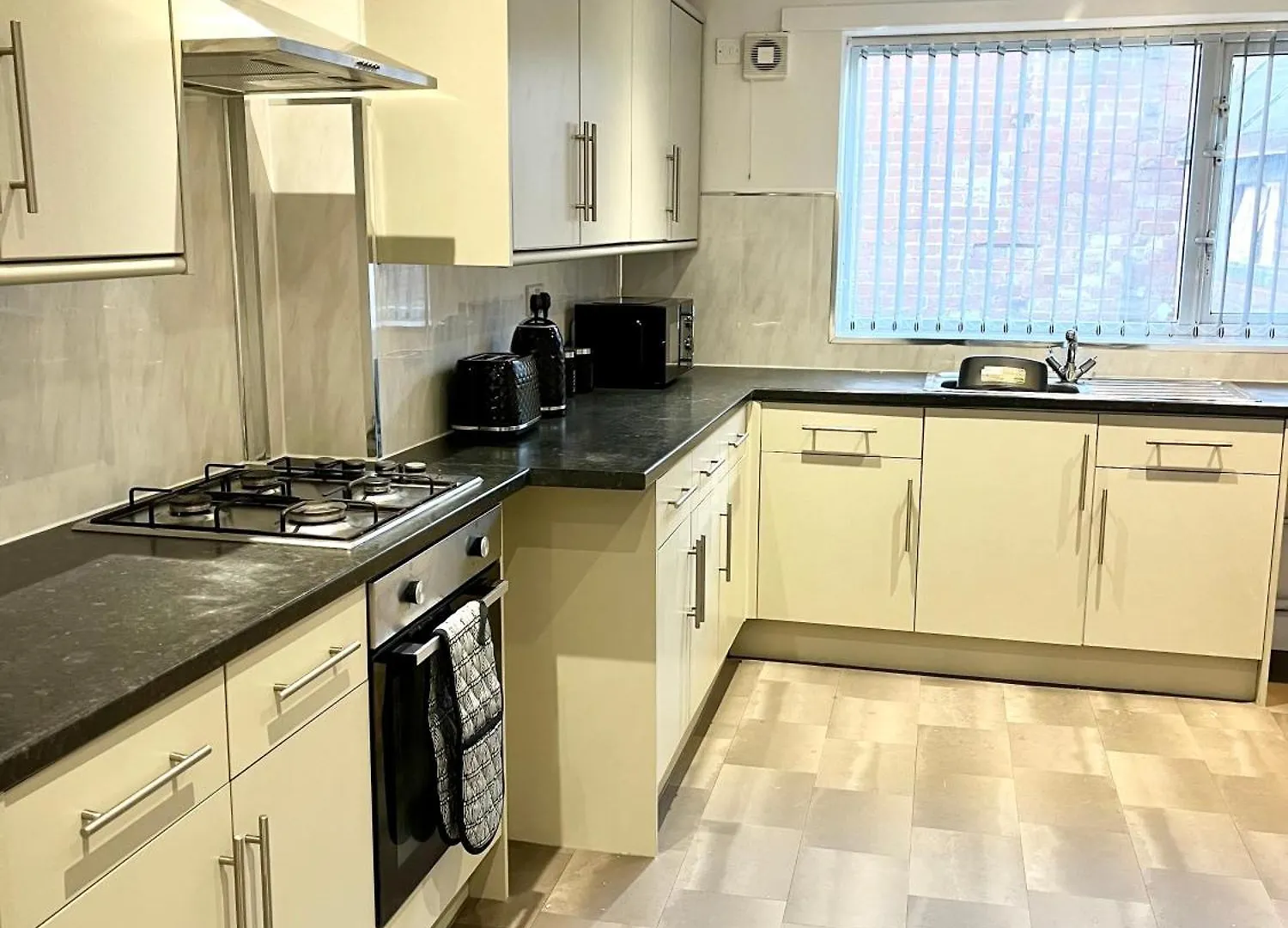 Pansiyon Convenient & Modern Private Bedroom Space Near Barnsley Hospital
